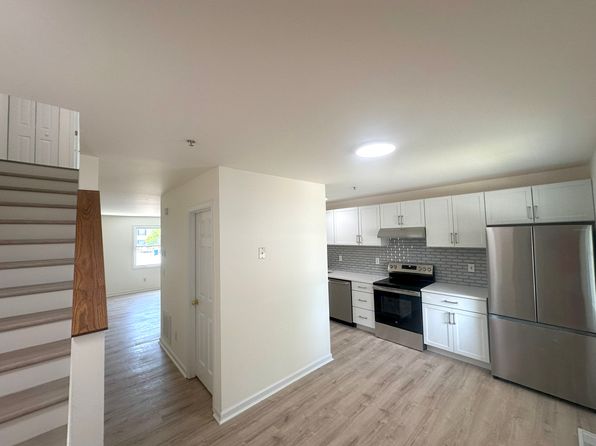 7 N Aurora St APT D