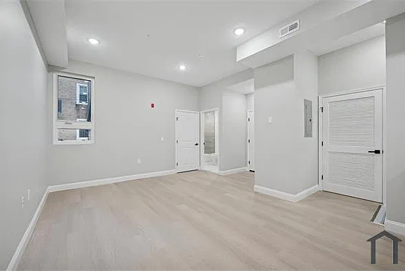 103 N 63rd St — Photo 3