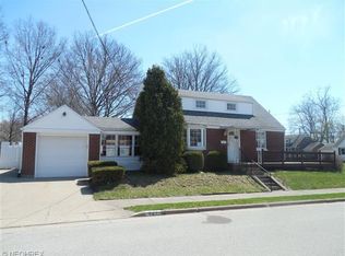 327 Viking St NW, North Canton, OH