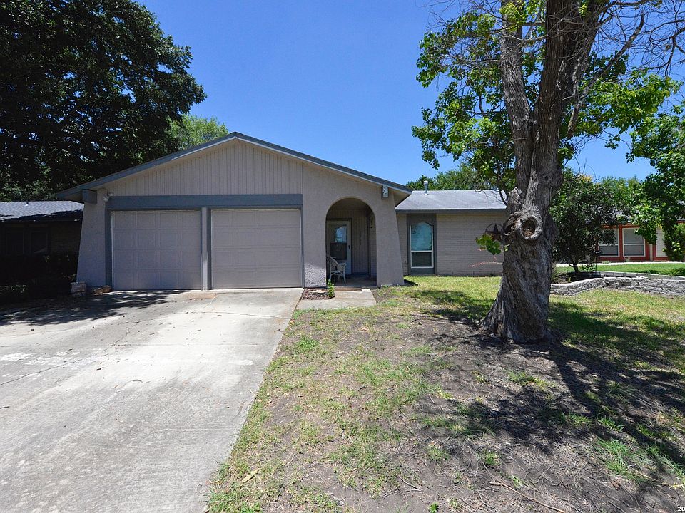 1st image of 7817 Hunter Oaks