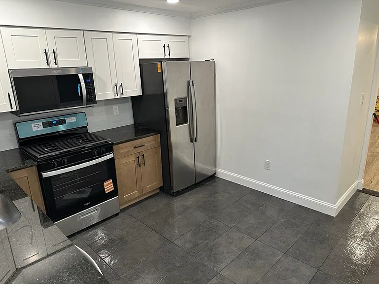 2117 E Cumberland St — Photo 14