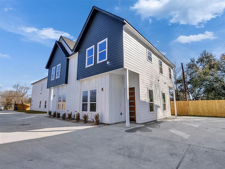 5128 Clover St #B — Photo 27