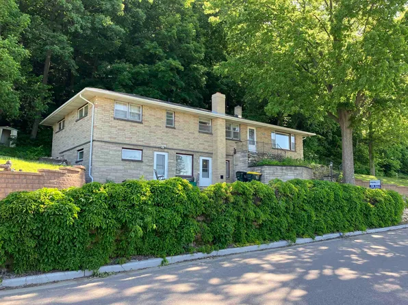 313 Bluff St, Cassville, WI 53806