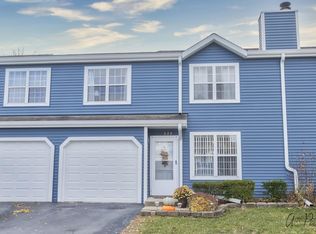 525 Meadow Hill Ln, Round Lake Beach, IL