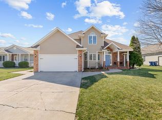 1702 Eaglecrest Rd, Salina, KS 67401