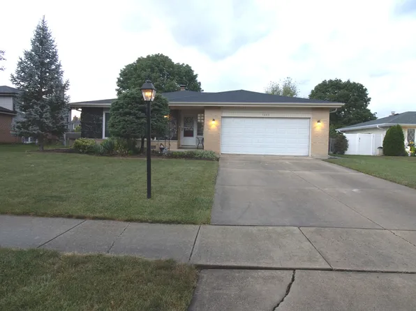 7202 Exner Rd, Darien, IL 60561