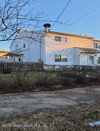 2nd image of 687 Elbe Ave