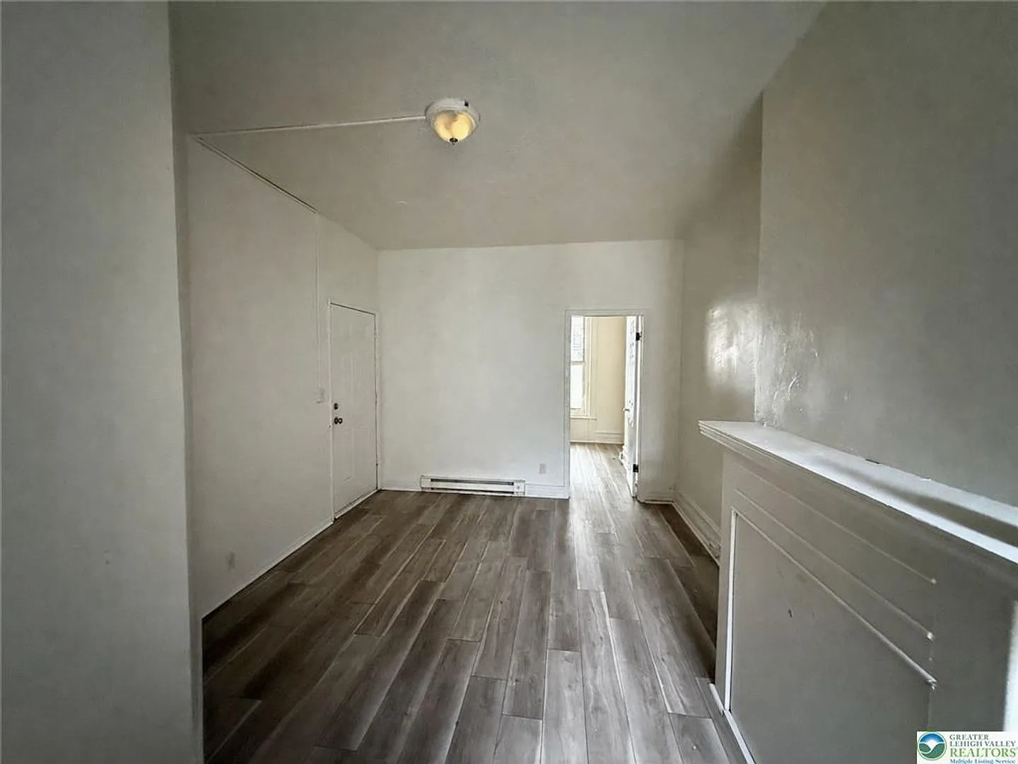 518 W Tilghman Street — Photo 3