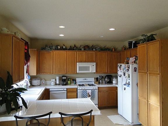 5th image of 2775 Ashland Ave