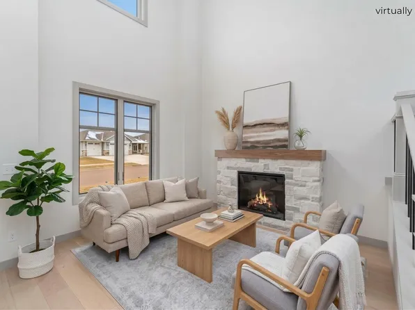 8611 W Shoreline Pl, Sioux Falls, SD 57107