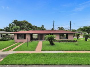 2000 NW 11th Ave, Fort Lauderdale, FL 33311