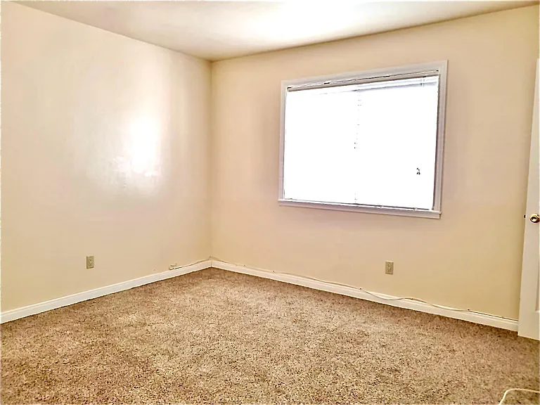 1462 S 45th St — Photo 16