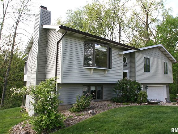 5th image of 32 Roxbury Rd