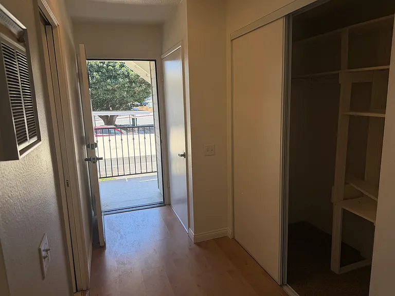 4624 W Point Loma Blvd #9 — Photo 4