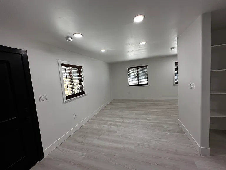 3033 Northrop Ave — Photo 10