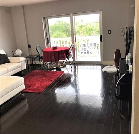 3rd image of 1831 NE 38th St APT 400