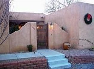 292 Mockingbird Ln, Corrales, NM 87048