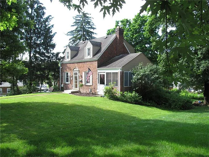 274 Patterson Rd photo 1