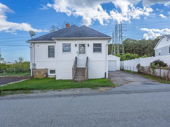 64 Jaffrey St, Swansea, MA 02777