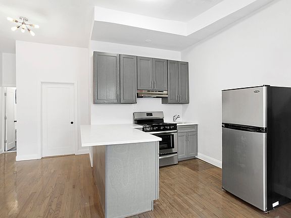 3rd image of 141 Court St #1