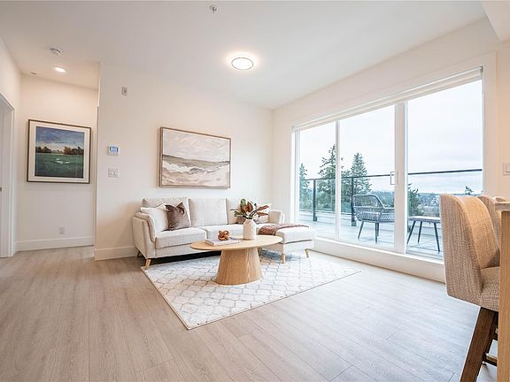 3rd image of 258 Helmcken Rd #606