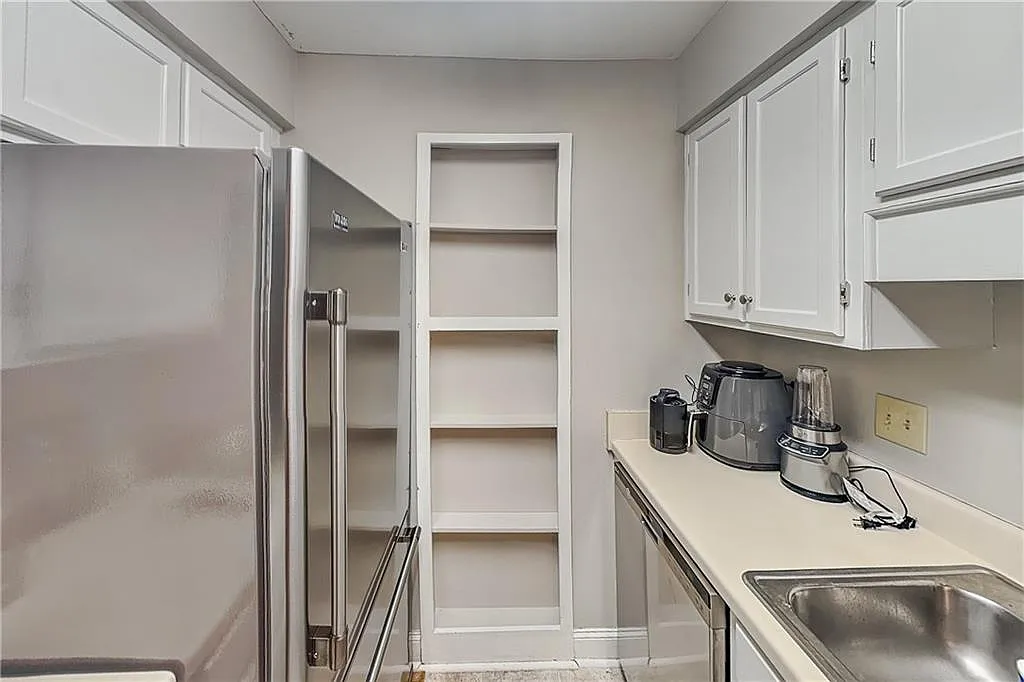 2 bed, 2.0 bath, 1249 sqft, $2,450 — Photo 3