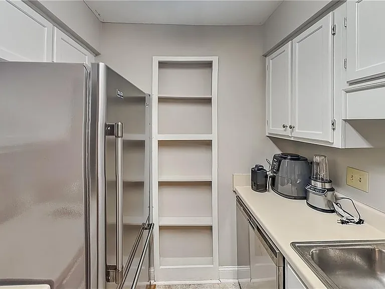 3104 Pine Heights Dr NE — Photo 3