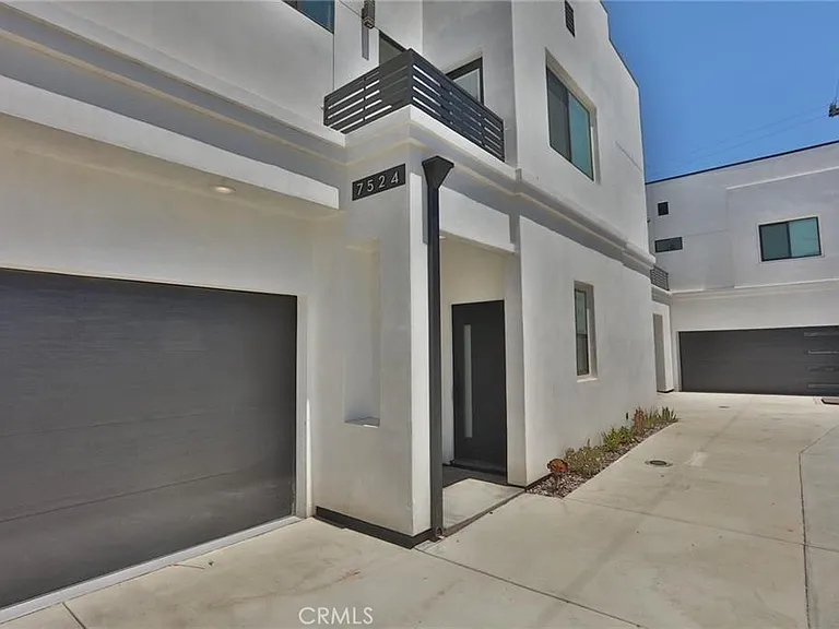 7524 Purdy Ave — Photo 2