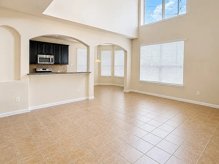 24907 Diamond Ranch Dr — Photo 4