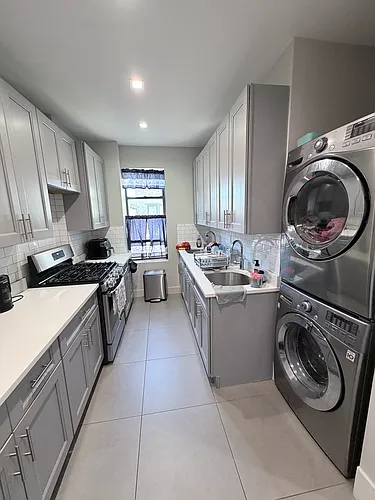 1552 President St #6C Photo 1
