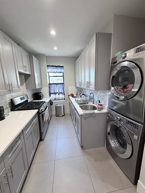 1552 President Street 6C