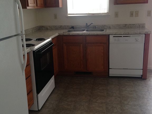 Spacious eat in kitchen