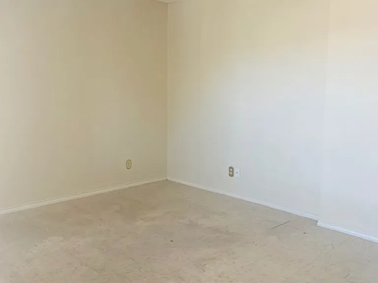 3103 E Price St — Photo 12