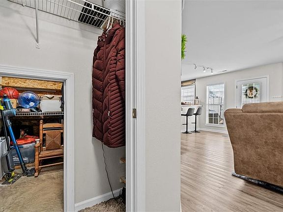 3rd image of 1102 Geoffrey Way