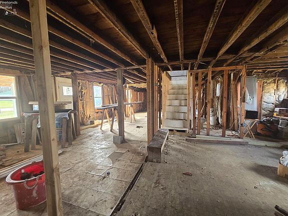 4th image of 50 W Main St