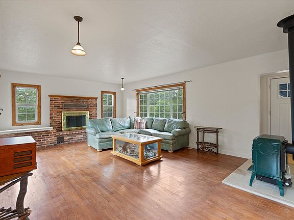 4th image of 226 Chandler Rd