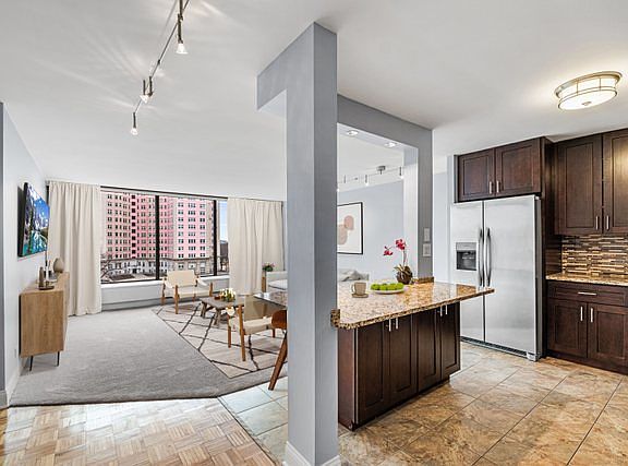 2nd image of 5455 N Sheridan Rd APT 711