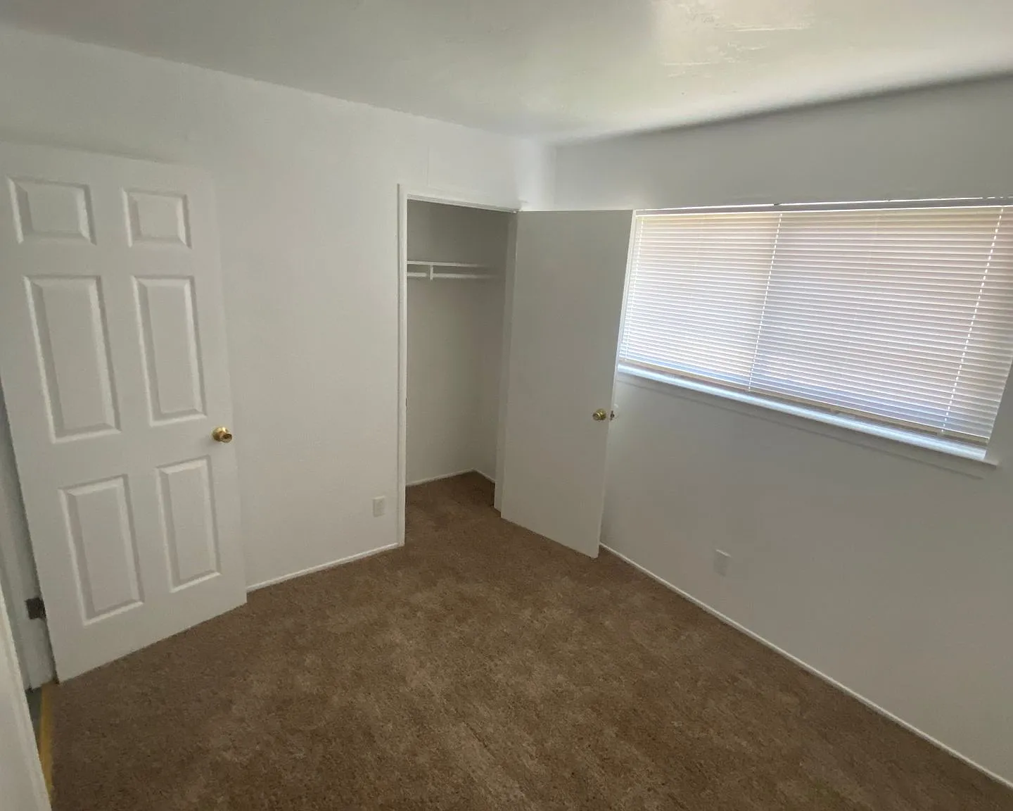 1331 Pomona Apts — Photo 4