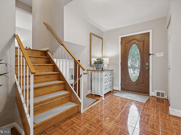 3rd image of 4406 Bestor Dr