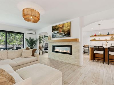 215 Barry Ave S APT 116, Wayzata, MN, 55391