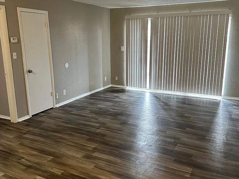 The Lewiston Apartments — Photo 3