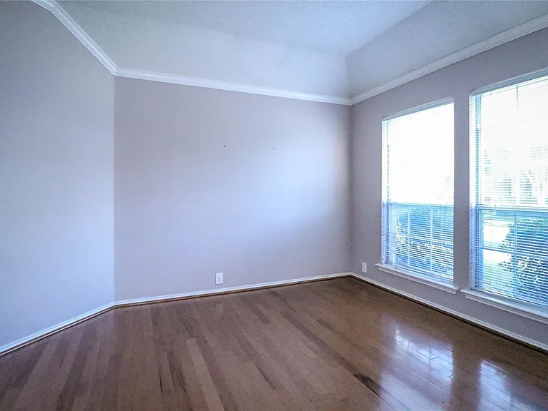 10613 Brandenberg Dr — Photo 3