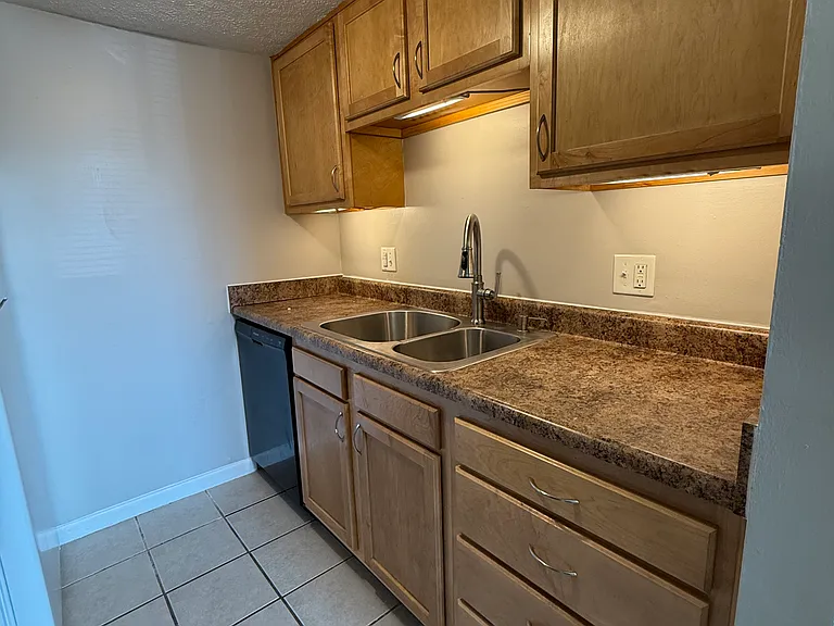 6400 Cheviot Rd #13 — Photo 7