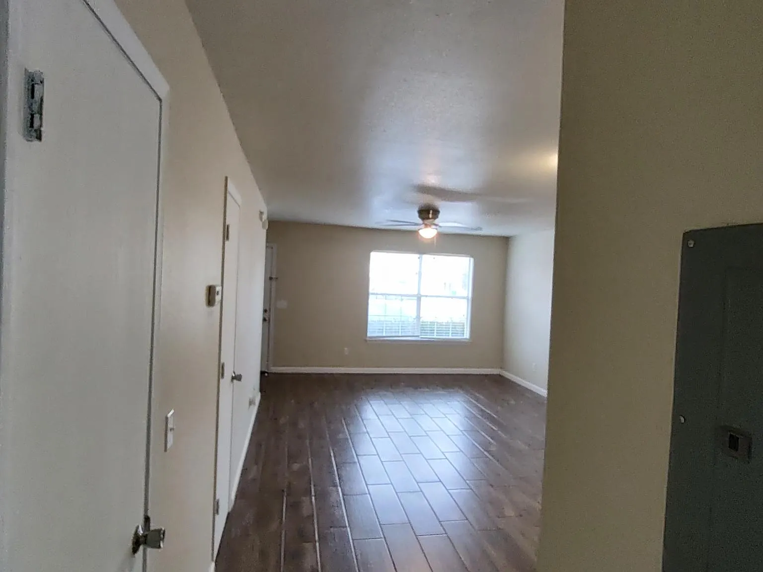 2 bed, 2.5 bath, 1202 sqft, $1,295 — Photo 2