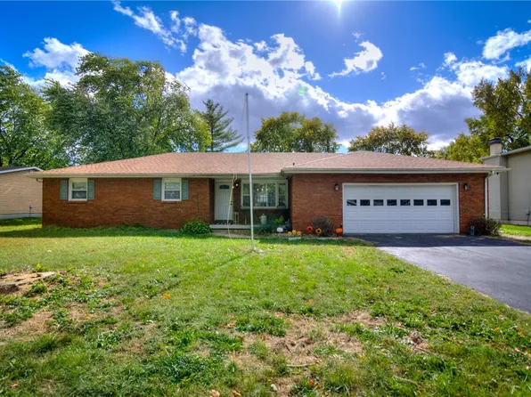 335 Loma Dr, Forsyth, IL 62535