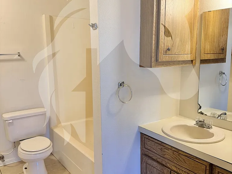 2426 Webster Ave #7 — Photo 6