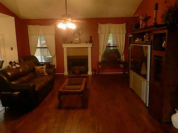 3rd image of 306 Wheatridge Ave