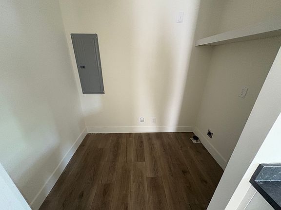 4th image of 227 Birchwood Pl