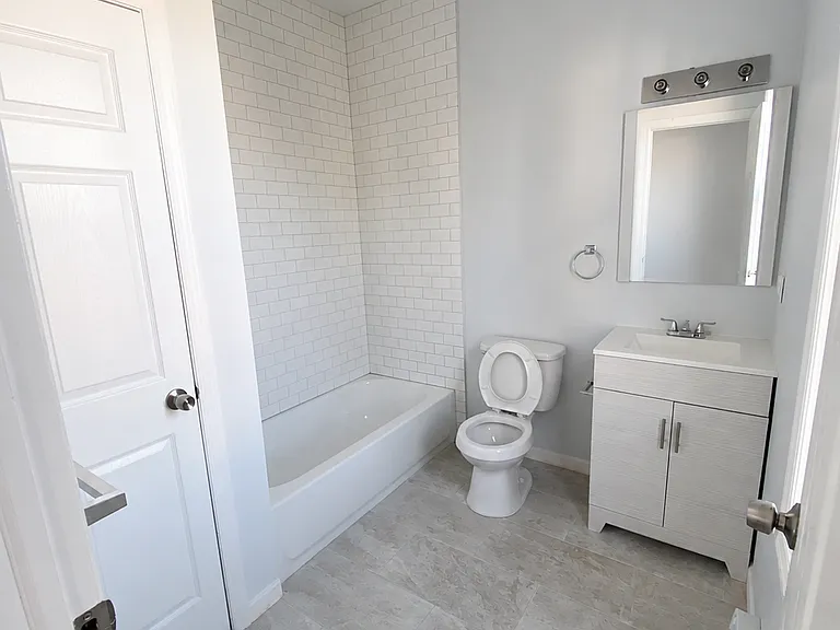 80 Beverly St #1 — Photo 9