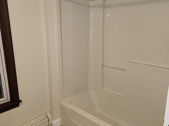 2nd image of 27 Bourne St #1